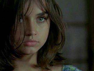 Ana de Armas di Brand-new Rose-coloured (alias Una Rosa de Francia)