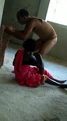 dì tamil Tirupur fucked bởi người giám sát của mình tại công trường xây dựng