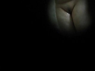 Desi Suster Pussy memata-matai sementara di kamar mandi