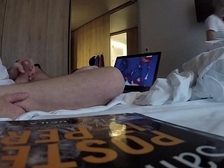 Menghilangkan penis untuk pelayan hotel