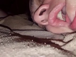Bibir lemak alami yang luar biasa mendapatkan begitu banyak cum ketika dia p. kompilasi hotsquirtcouple.