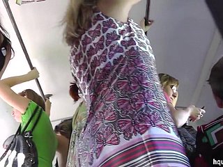 Upskirt ویڈیو میں بے نقاب گرم، شہوت انگیز گدا