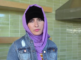 Le ragazze arabe carine amano fare sesso e succhiare cazzi duri - compilazione