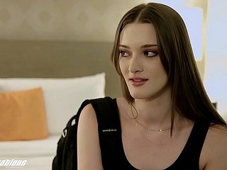 新しい感覚 - ホテルの間違いは私のコックが吸い込まれて犯されます（オリビア・マディソン）
