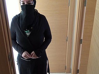 British Pervert Fucks His Grown-up Egyptian Mademoiselle Respecting Hijab