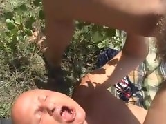 Nineler, alfresco piss