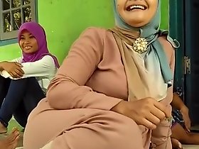 Kaki Ibu Hijab cantik!