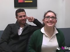 Novo escândalo! Ela foge de escola