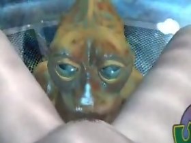 watersphereで不気味な水中外国人の指彼の新しい人間の恋人