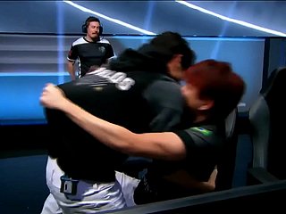 Seleção brasileira fodendo gostoso com 5 chineses
