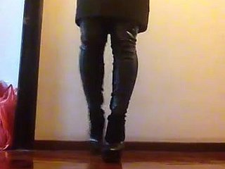 Shroud noire morose et mes bottes Gucci Interpretation