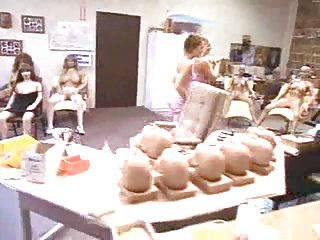 Testare il dildo eiaculare